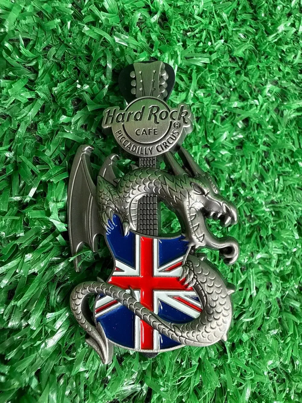 Hard Rock Cafe Piccadilly Circus Dragon & Flag Guitar Pin LE 400 London 2024